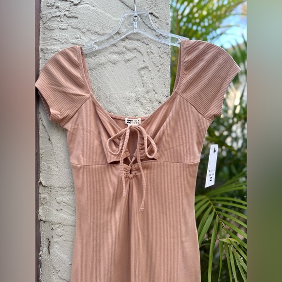 ๐บ๐บ BILLABONG ๐บ๐บ NEW MOOD MIDI DRESS - TRUFFLE - Picture 12 of 13